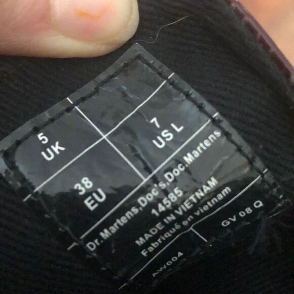 Dr. Martens Cherry vegan leather boots size 7 - Picture 4 of 8